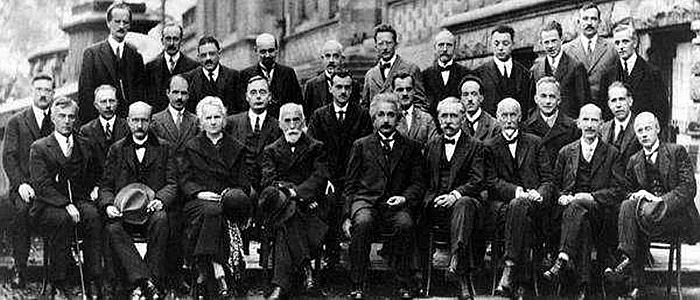 1927年第五次索尔维物理会议的合影