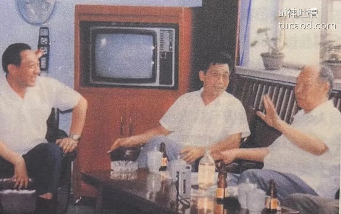 李瑞环、李岚清陪同彭真同志在大冢制药视察